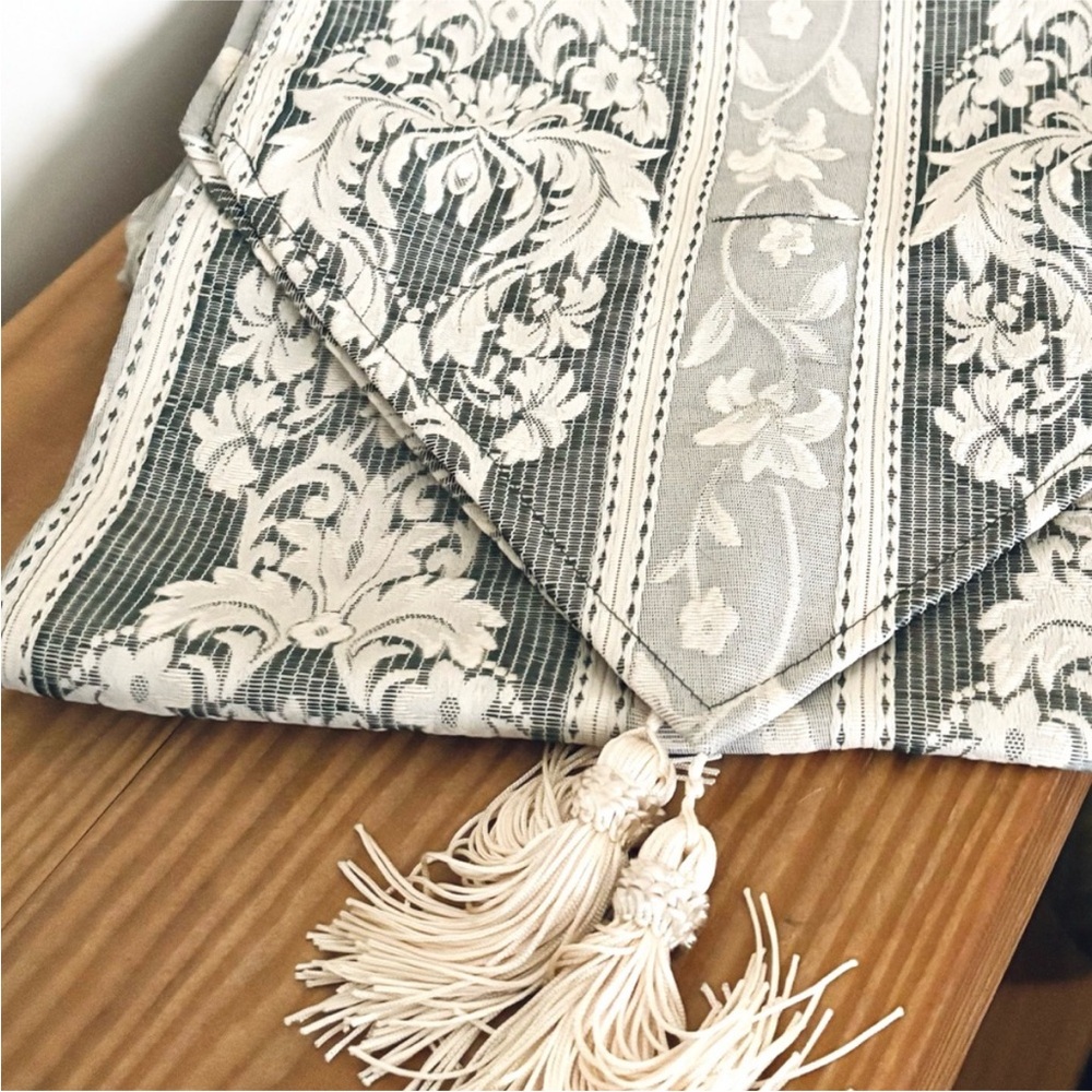 💥 VTG Jacquard Green & Cream Table Runner